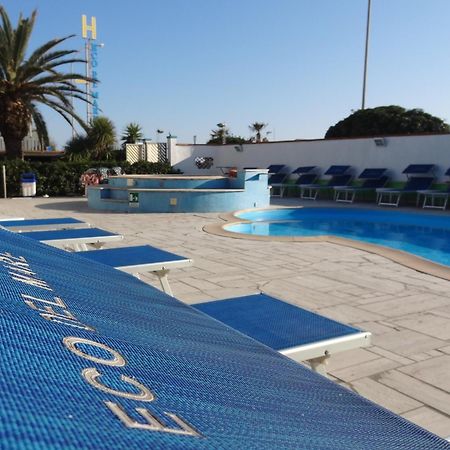 Hotel Eco Del Mare Marina di Massa Exterior foto